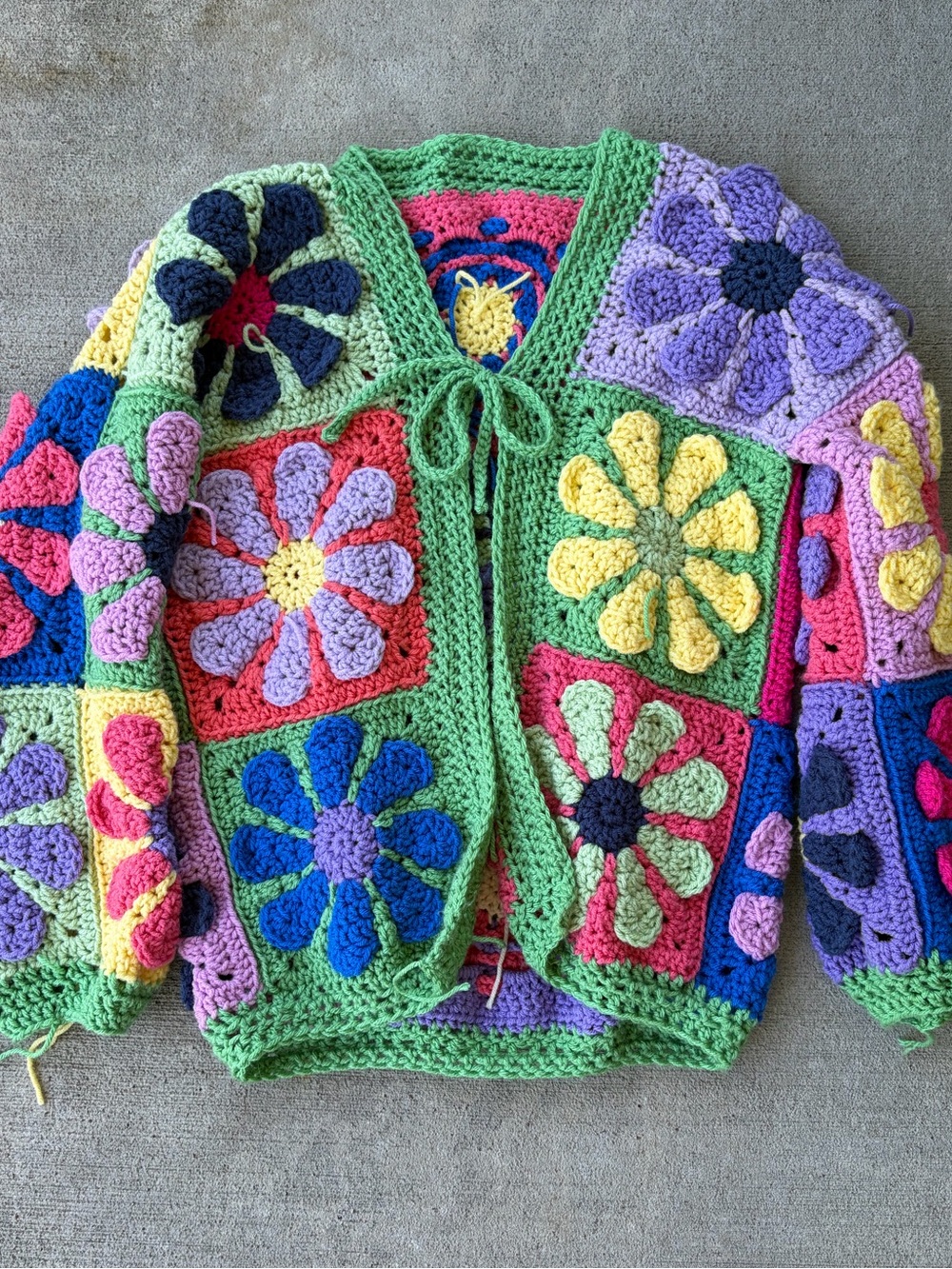 Vintage 90s granny square crochet cardigan retro daisy flower patchwork sweater - Picture 7 of 7